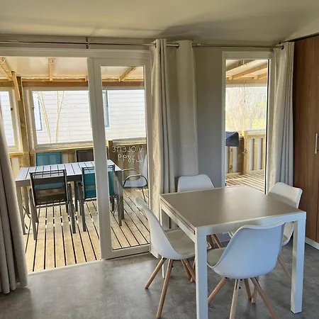 Mobil-home Cosy 6 P Climatise A A 200 M De La Dans 4 Etoiles Calme Et Familial *