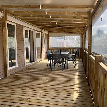 Mobil-home Cosy 6 P Climatise A A 200 M De La Dans 4 Etoiles Calme Et Familial *